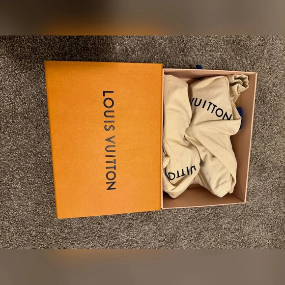 LV Sunset Flat Comfort Sandal Light Blue Monogram Denim Size 10 - Picture 12 of 15